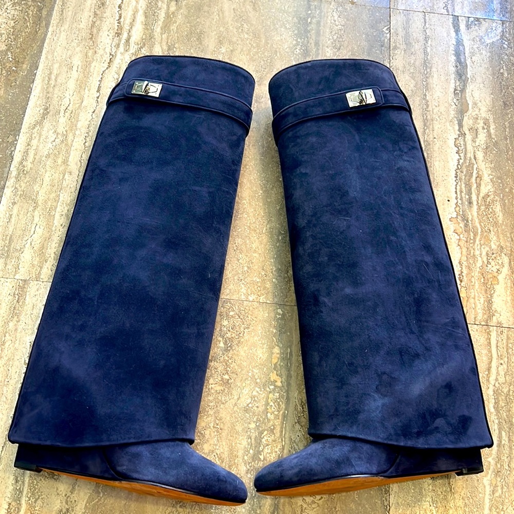 100% authentic Givenchy suede shark lock boots in size 39